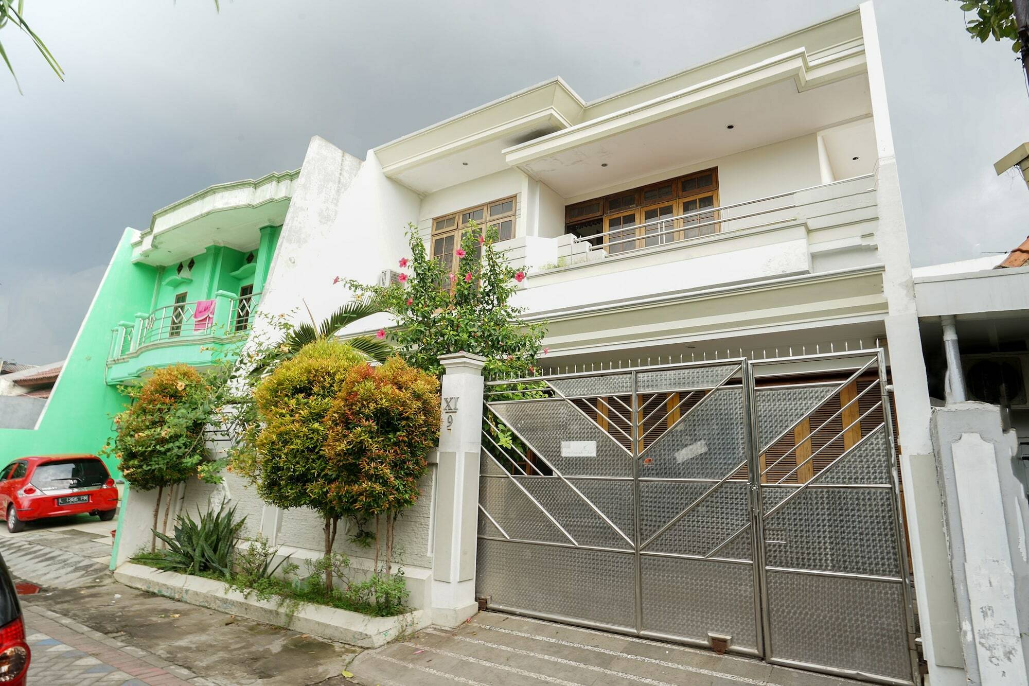 Hotel Bumi Banyu Bening Syariah Surabaya Exterior foto