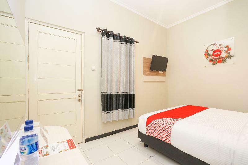 Hotel Bumi Banyu Bening Syariah Surabaya Exterior foto